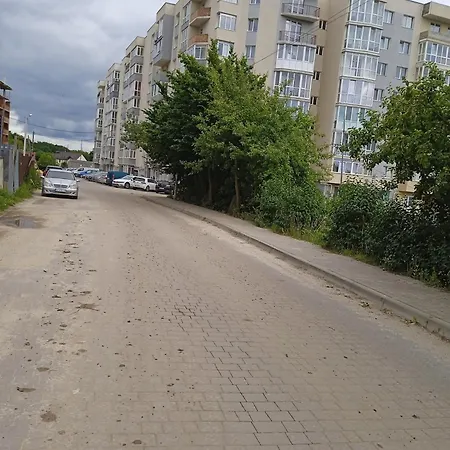 сихів у новобудові * Львов